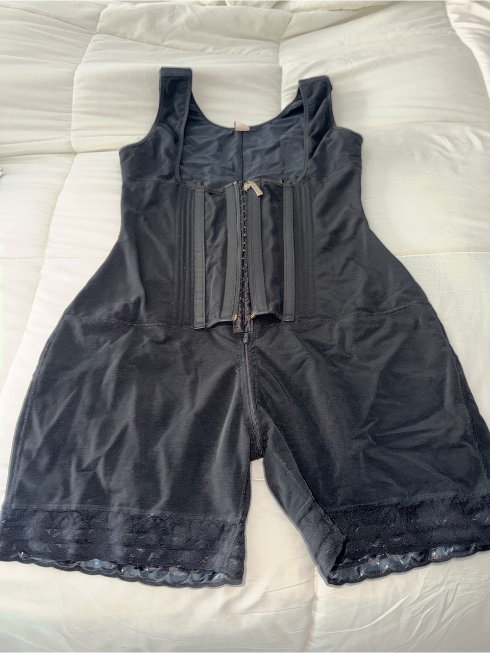 Black Full-Body Shapewear Bodysuit with Front Closure “FAJA”